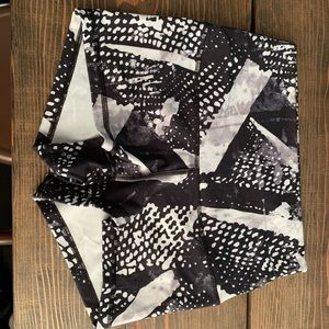 Lululemon short 4* sz 4